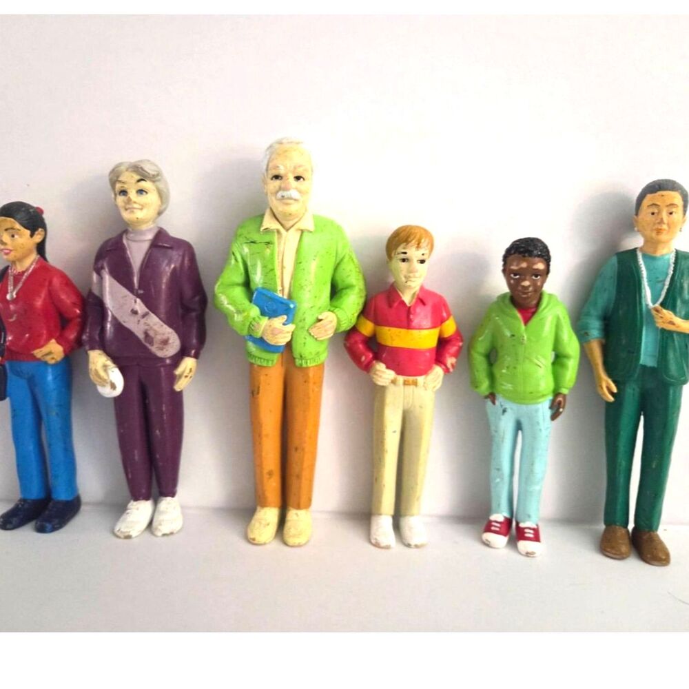 Vintage: Pretend Play -6 Figures Grandparents, Grandkids Family  for Doll Houses